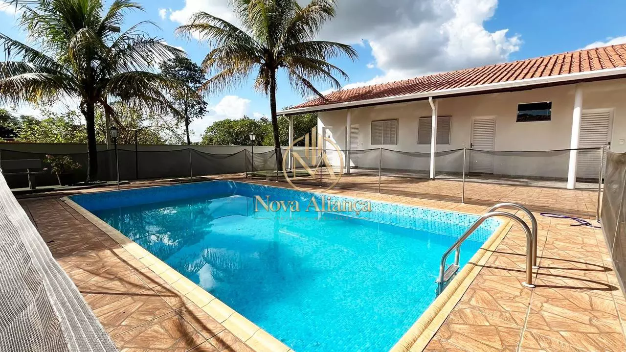 Chácara de 6.000 m² com piscina aquecida no Condomínio Eldorado em Jaú/SP