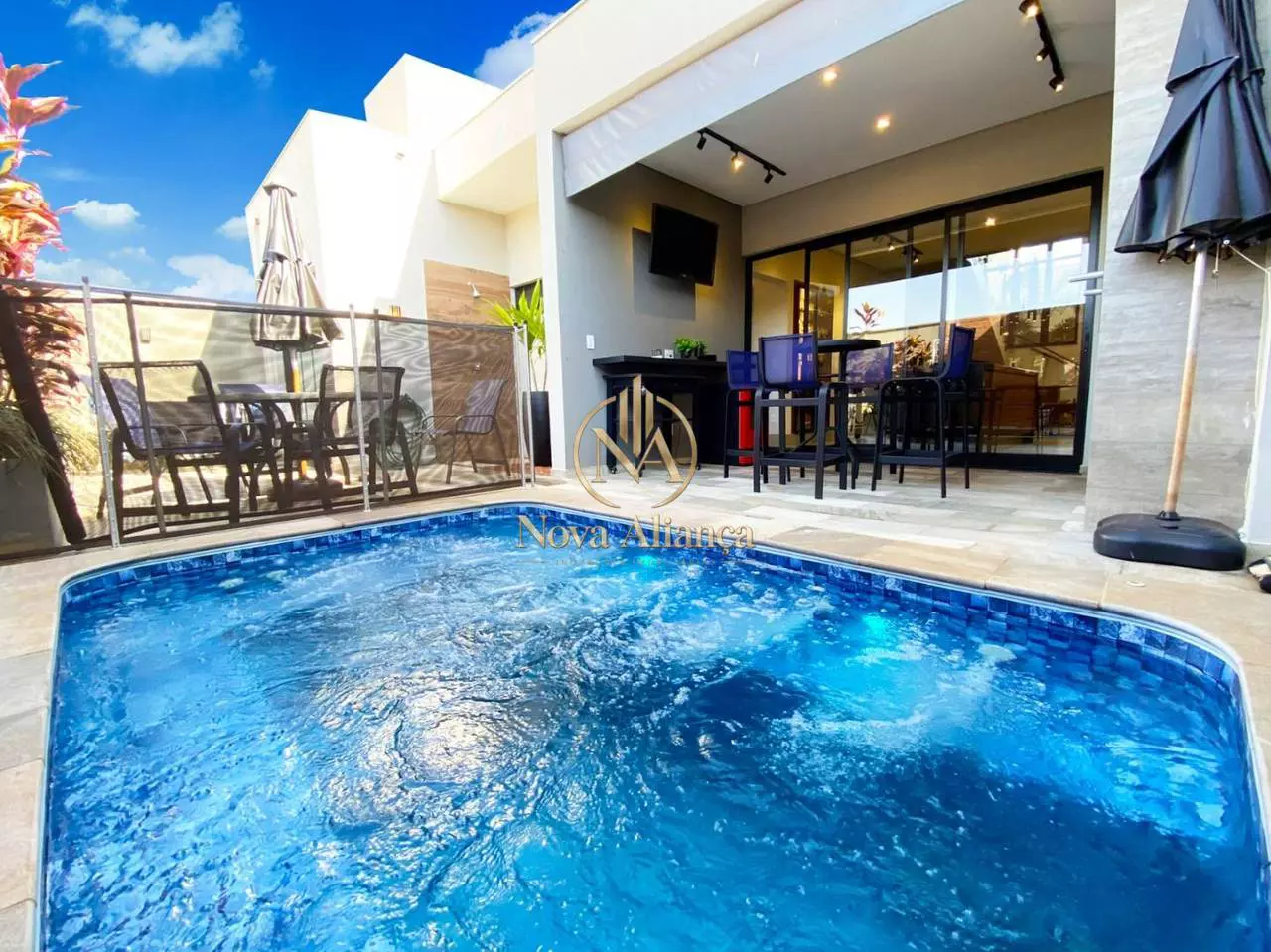 Casa com 3 suítes e piscina no Jardim das Paineiras em Jaú/SP
