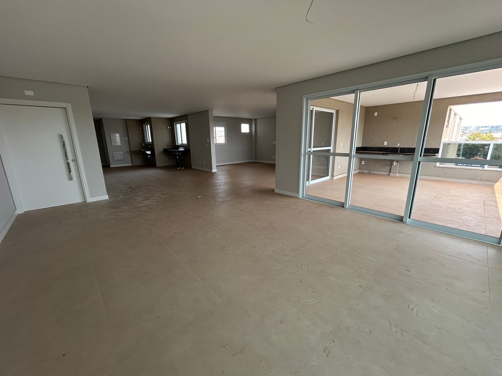 Apartamento com 3 suítes e varanda gourmet no Richmond Residence em Jaú/SP