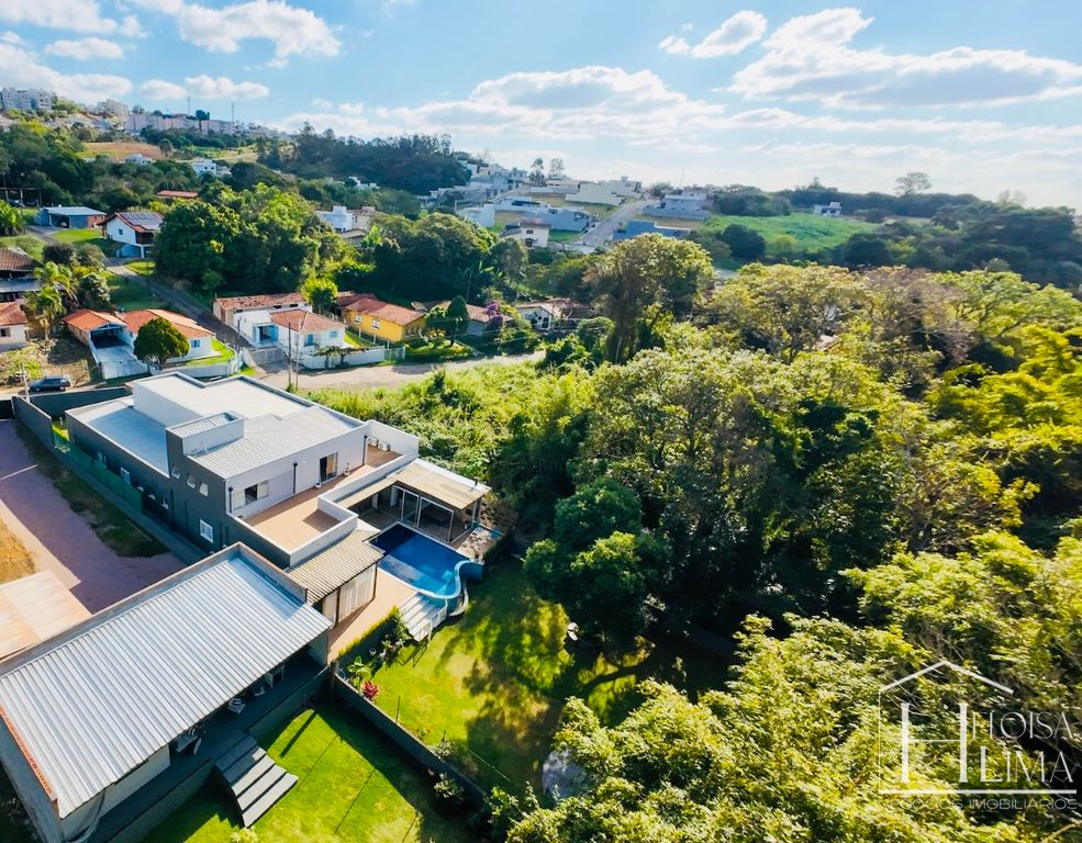 Casa mobiliada de 730 m² com 4 suítes no Pinheirinho, em Vinhedo in Vinhedo/SP