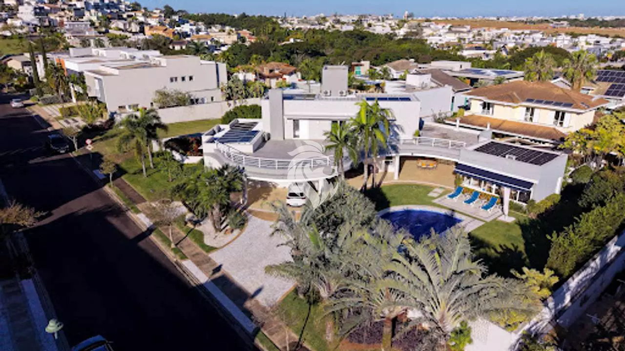 Sobrado de 580 m² com 4 suítes e paisagismo assinado no Jardim Vila Paradiso in Indaiatuba/SP