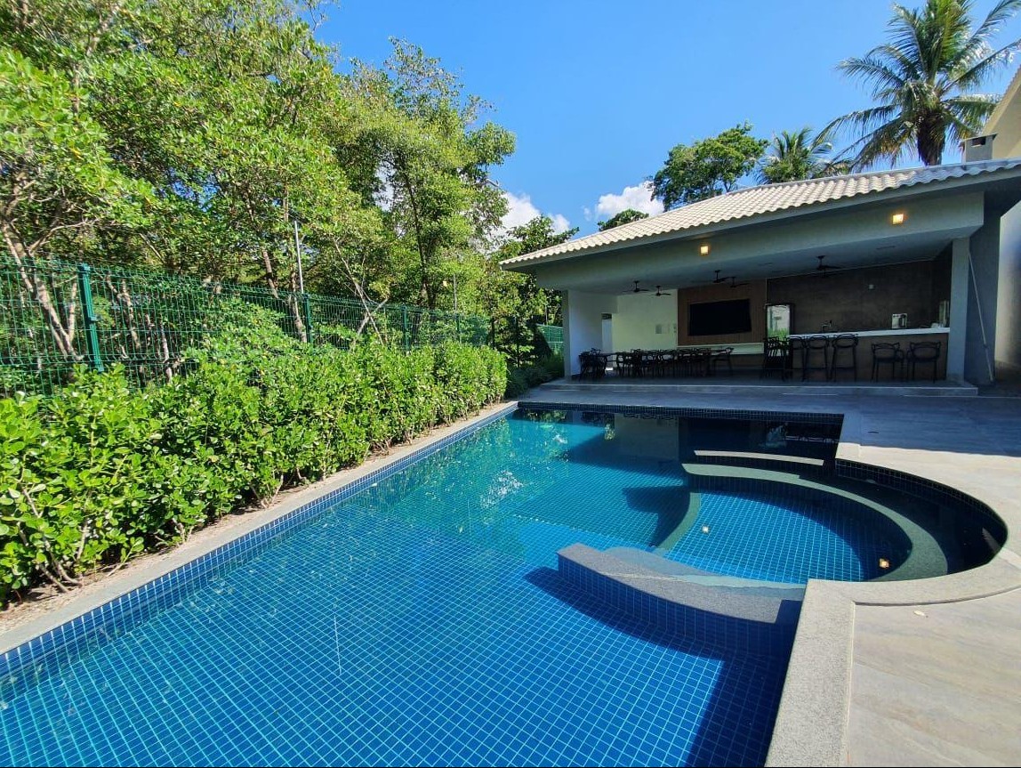 Casa de alto padrão com 4 suítes, piscina e área gourmet em Arraial d’Ajuda em Porto Seguro/BA